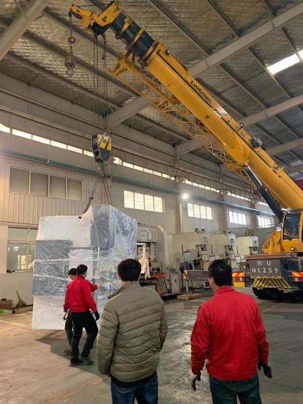 青島工廠設備搬運